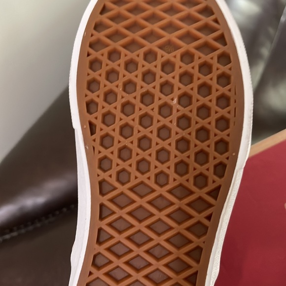 Vans - Picture 3 of 4